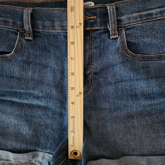 Old Navy Women's Blue Jean Shorts Cuffed Hem  Size 12 - Picture 4 of 7